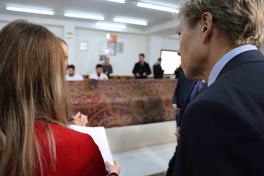 Osmanlı’nın Hollanda’ya Hediye Ettiği 118 Yıllık Hereke Halısı Aksaray’da