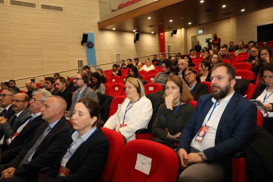 Akdeniz Üniversitesi’nde Uluslararası Antalya Bilim Forumu Başladı