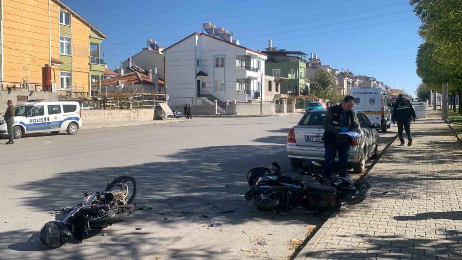 Karaman’da Motosikletler Çarpıştı: 1’i Ağır 2 Yaralı