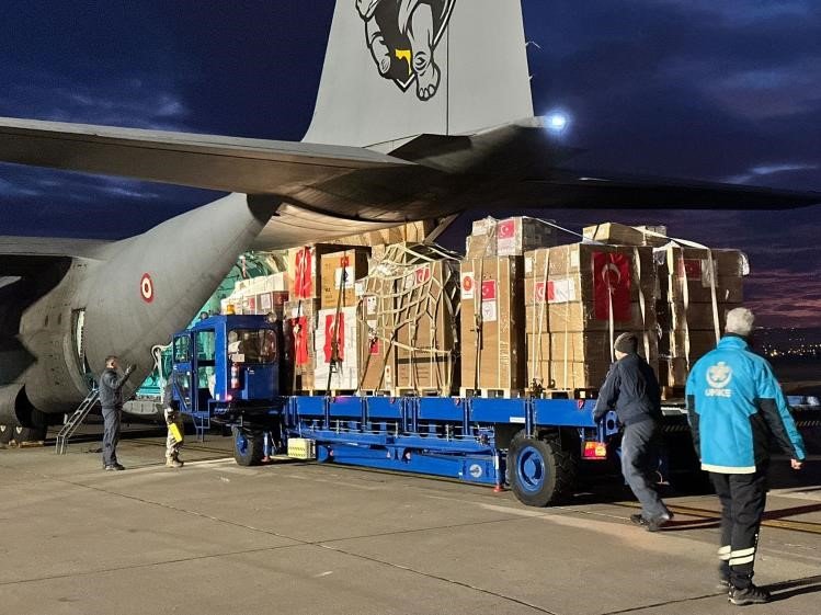 Gazze’ye Sağlık Yardımı Taşıyan Uçak Kayseri’den Havalandı
