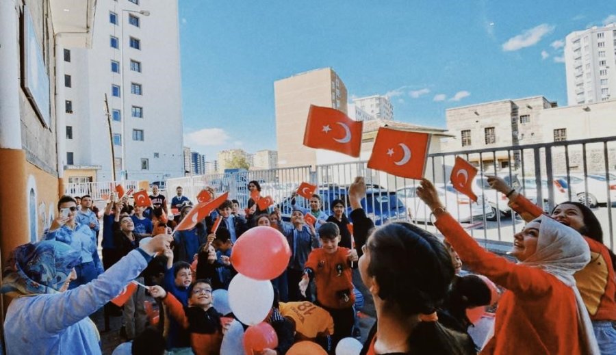 Erü Sosyal Sorumluluk Projelerinde Rekora Koşuyor