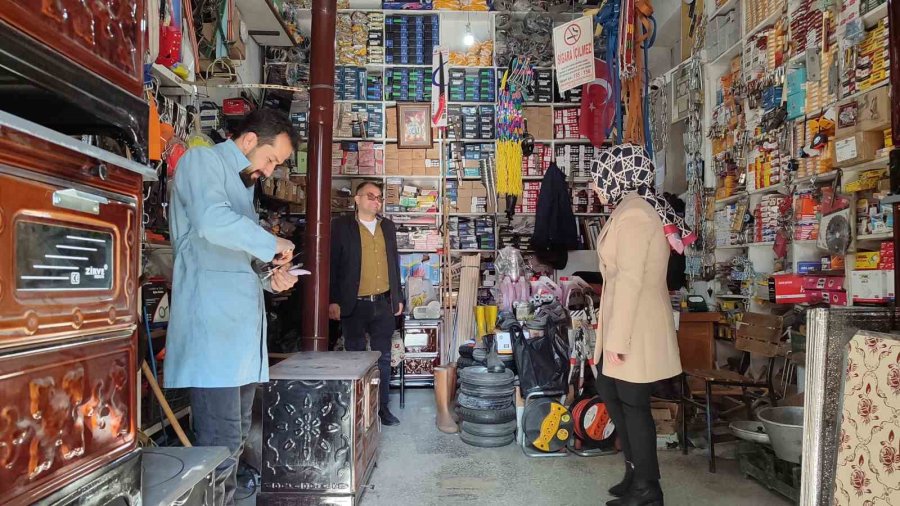 Kırşehir’in Tek Kadın İl Genel Meclisi Üyesi Aday Adayı, Vatandaşların Gönlünü Fethediyor