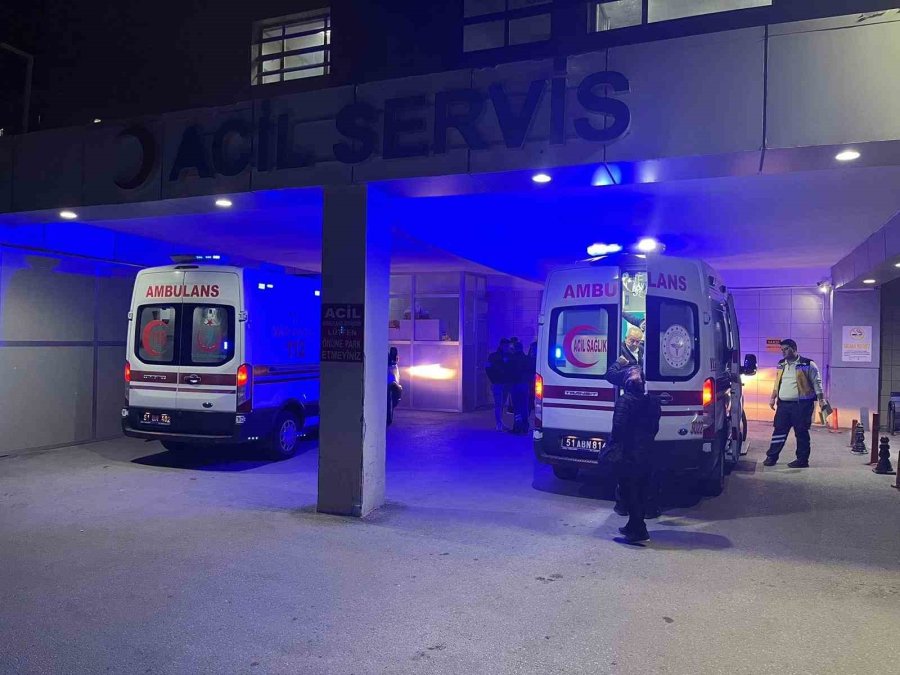 Niğde’de 10 Yerinden Bıçaklanan Genç Ağır Yaralandı