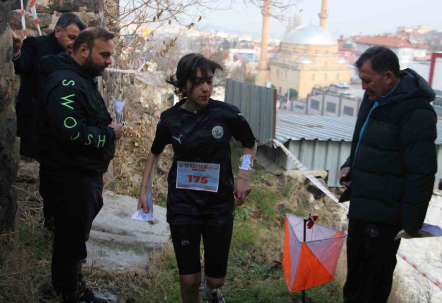 300 Sporcu Hacılar’da Harita İle Yönlerini Bulacak