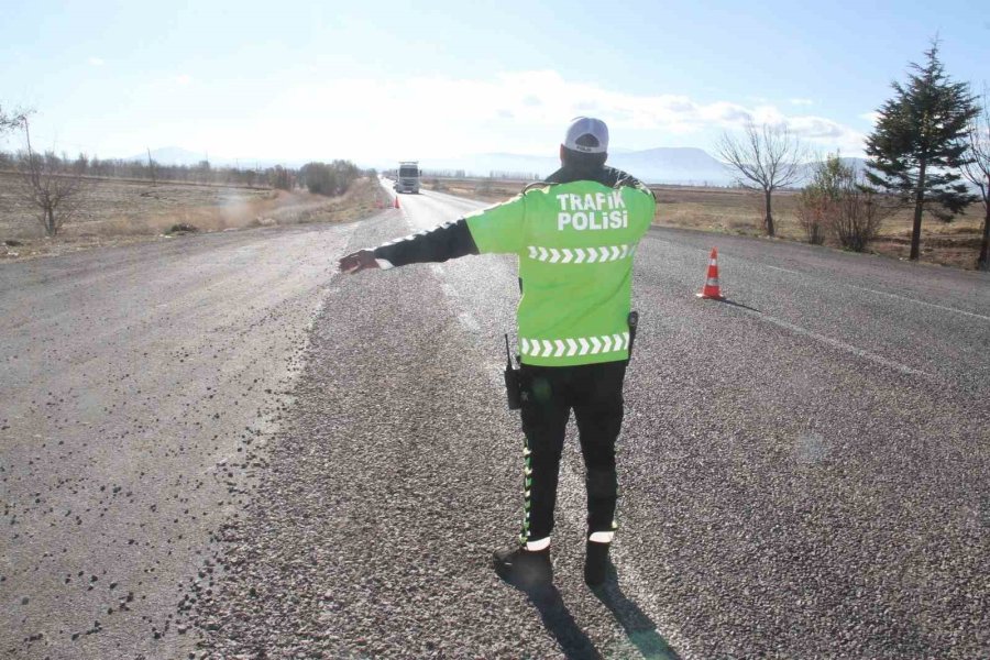 Beyşehir’de Zorunlu Kış Lastiği Denetimleri