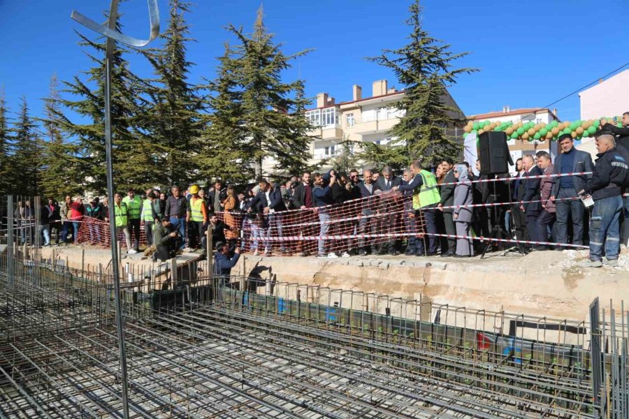 Gençlik Ve Kadın Yaşam Merkezi Temeli Düzenlenen Törenle Atıldı