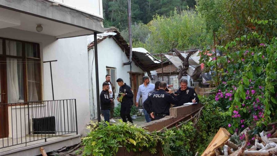 Tek Başına Yaşadığı Gecekonduda Ölü Bulundu