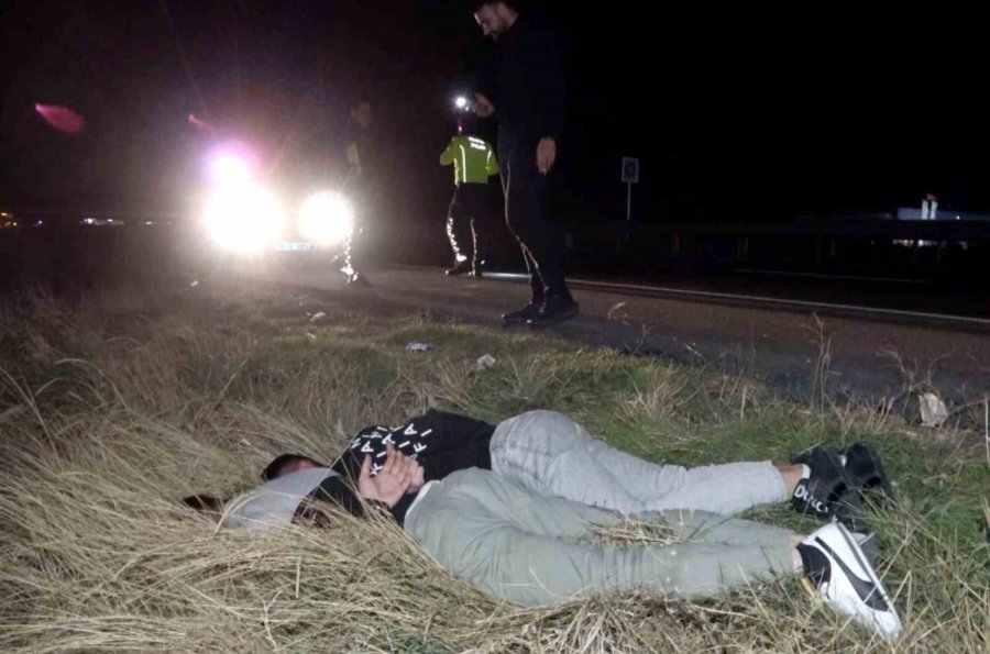 ’dur’ İhtarına Uymayıp Kaçtı, Yakalanacağını Anlayınca Gaza Basıp Polis Memuruna Çarptı