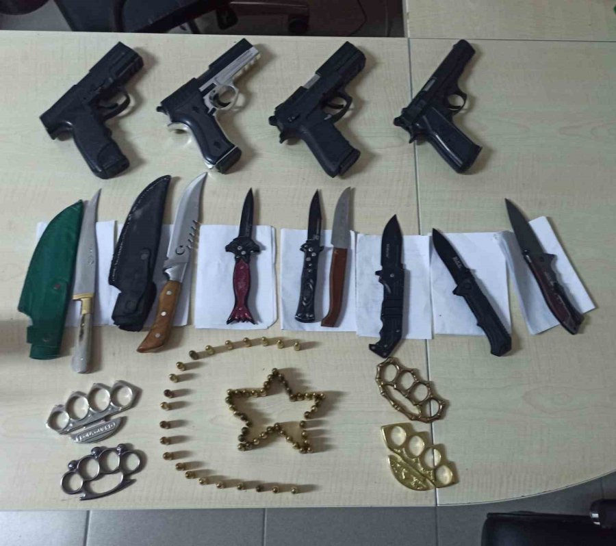 Karaman’da 5 Ayda Aranan 133 Kişi Tutuklandı, 244 Silah Ve 657 Bıçak Ele Geçirildi
