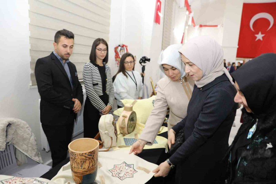 Niğde’de "yapısından Doğasına Niğde Motiflerinin Dili Sergisi" Açıldı