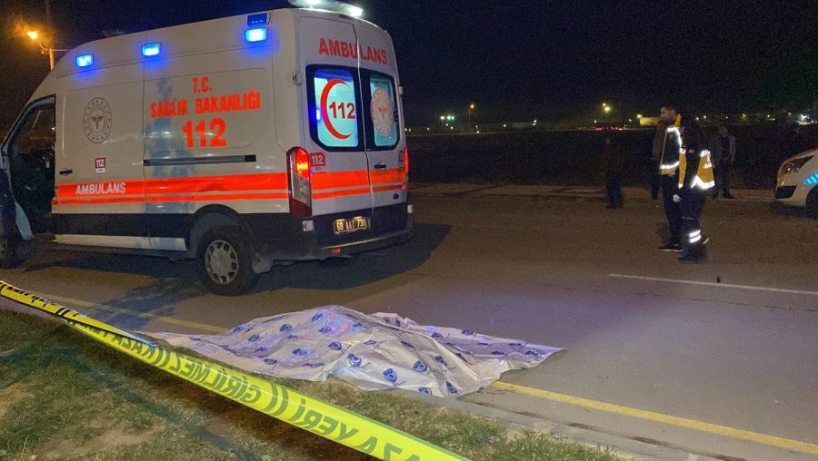 Otomobilin Çarptığı Üniversite Öğrencisi Hayatını Kaybetti