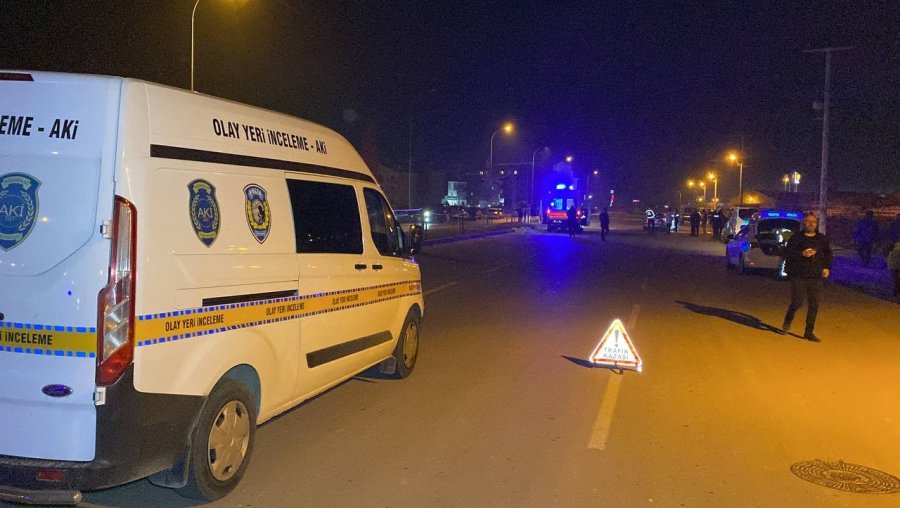 Otomobilin Çarptığı Üniversite Öğrencisi Hayatını Kaybetti