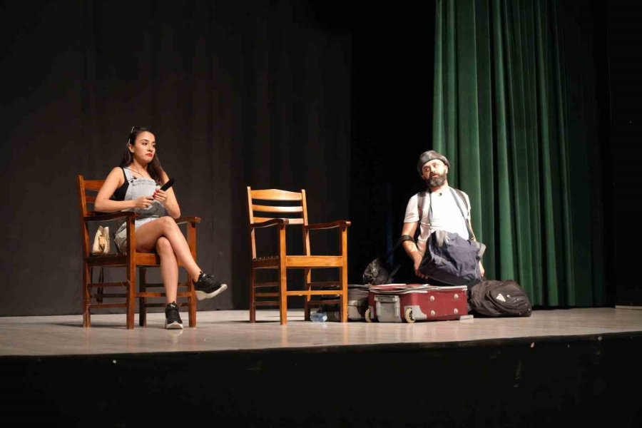 Niğde’de Sahnelenen 2 Perdelik Oyun Büyük Beğeni Topladı