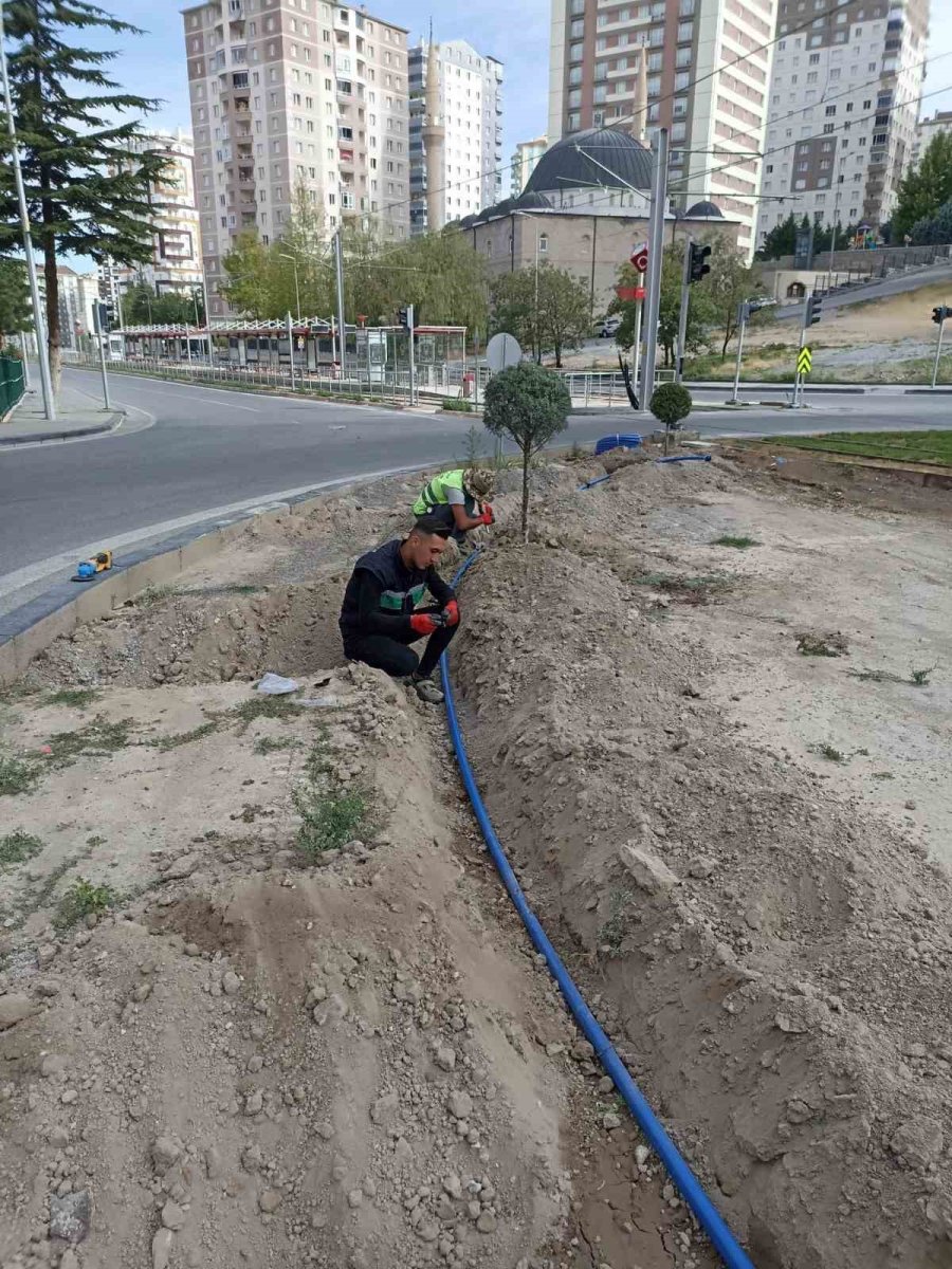 Büyükşehirden Yağmurlama Ve Damla Sulama Sistemi