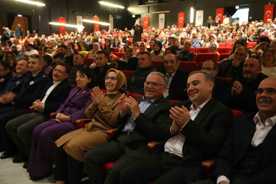 Vali Çiçek Ve Başkan Büyükkılıç, Özel Çocukların Heyecanına Ortak Oldu