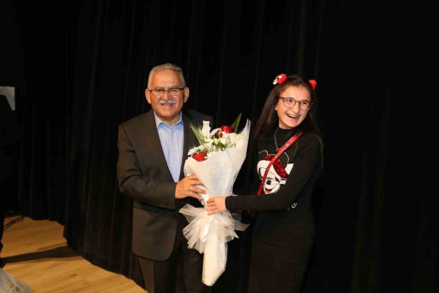 Vali Çiçek Ve Başkan Büyükkılıç, Özel Çocukların Heyecanına Ortak Oldu