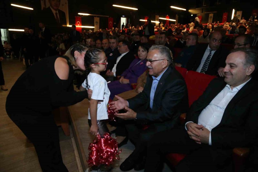 Vali Çiçek Ve Başkan Büyükkılıç, Özel Çocukların Heyecanına Ortak Oldu