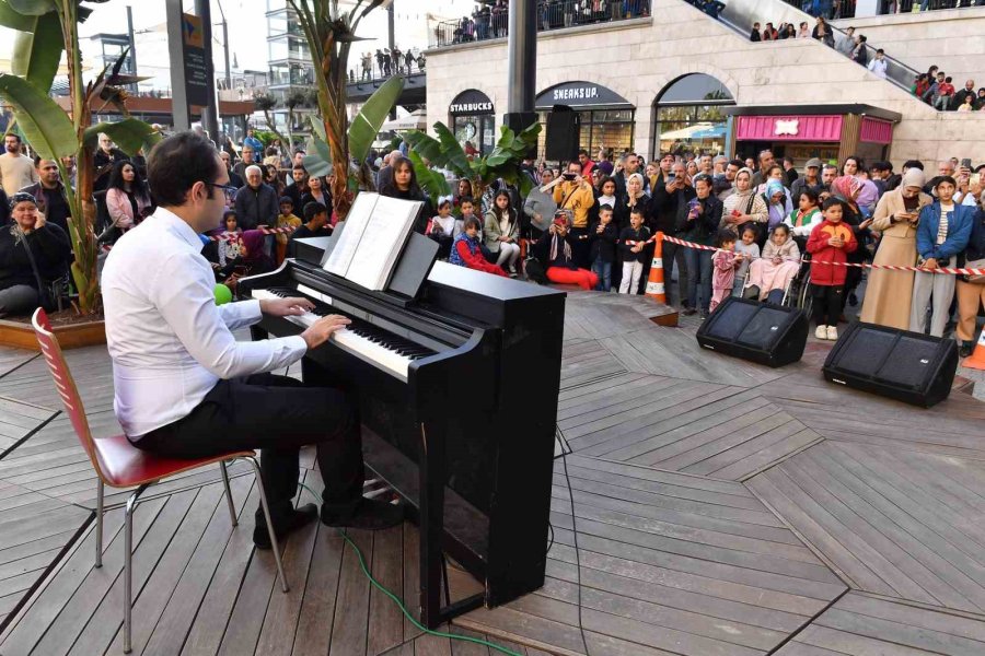 Engelsiz Yaşam Merkezi Öğrencileri Mersinlileri Kendilerine Hayran Bıraktı