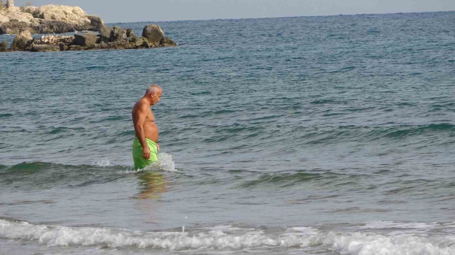 Kızkalesi’nde Kış Günü Deniz Keyfi