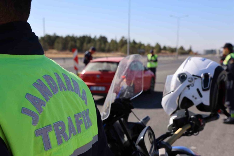 Aksaray Jandarmadan Uzun Namlulu Silahlarla Denetim