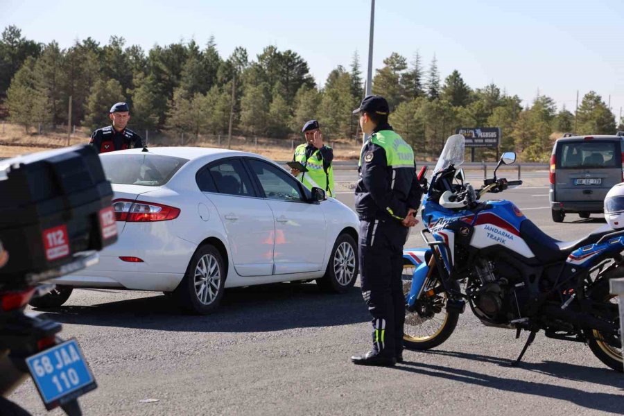 Aksaray Jandarmadan Uzun Namlulu Silahlarla Denetim