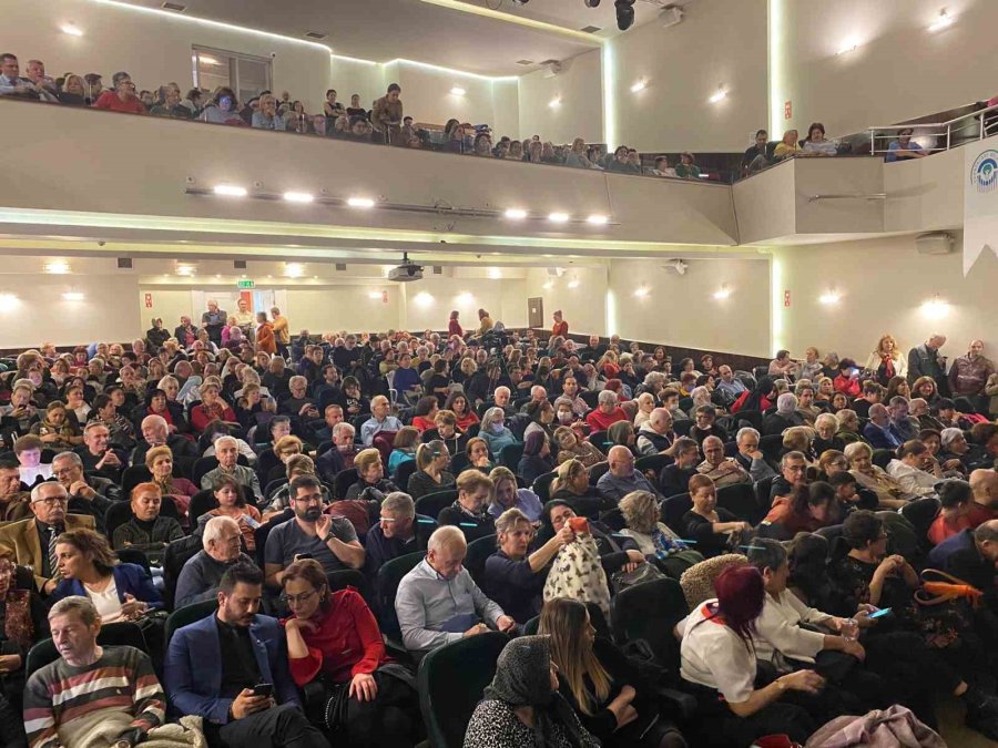Eskişehir’de Türk Sanat Müziği Korosu ‘hüsnü Üstün Besteleri’ Konseri Yoğun İlgi Gördü