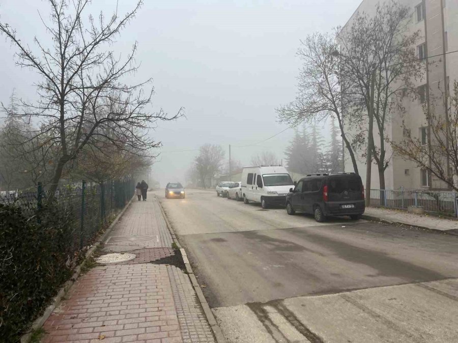 Eskişehir’in Yüksek Kesimlerinde Sis Ve Pusu Hakim Oldu