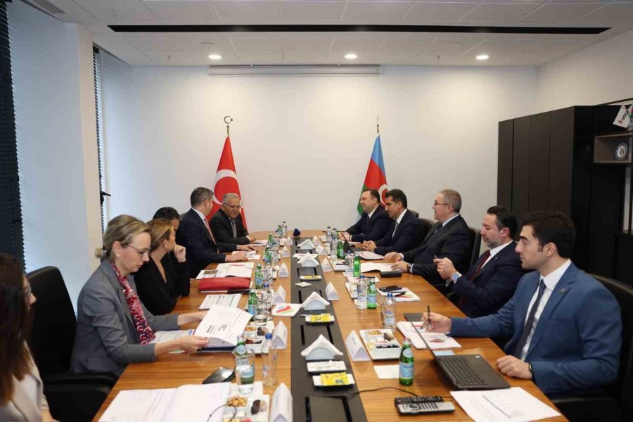 Başkan Büyükkılıç, Kayserigaz Yönetim Kurulu Toplantısına Katıldı