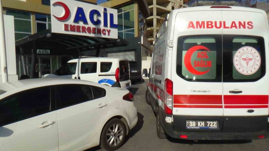 Doktorla Tartıştı, Ortalığı Ayağa Kaldırdı