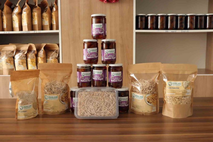 En Lezzetli Kışlık Ürünler Kadınların Ellerinden