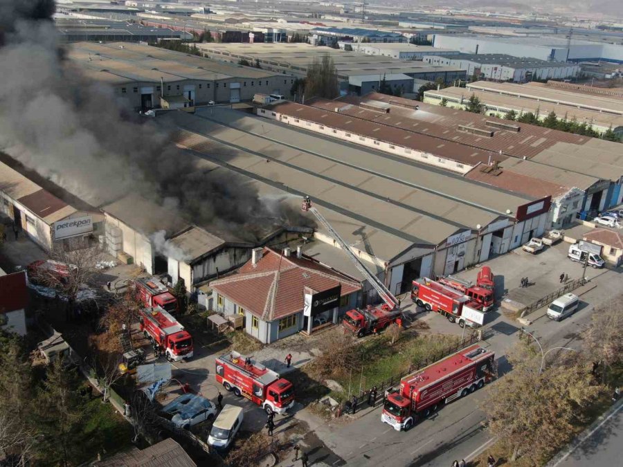 Mobilya Fabrikasında Büyük Yangın