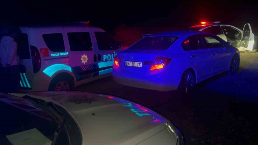 Uyuşturucudan Girdikleri Cezaevinden İzinli Çıkıp Uyuşturucuyla Polisten Kaçtılar