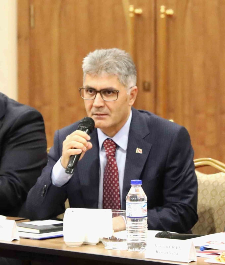 Vali Çelik: "düzensiz Göçle Mücadelemiz Kararlılıkla Devam Edecek"