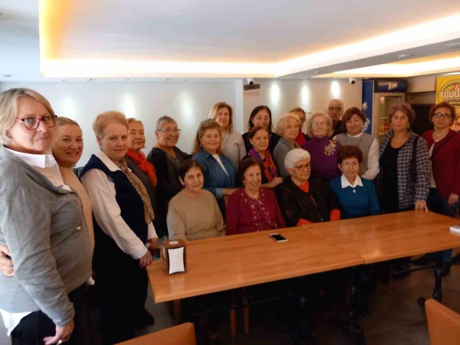 Eskişehir’de Vakıf Gönüllüsü Kadınlar Engelli Bireyleri Unutmadı