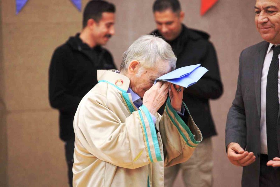 Kırım Tatar Halkının Milli Lideri Kırımoğlu’na Konya’da Fahri Doktora Verildi