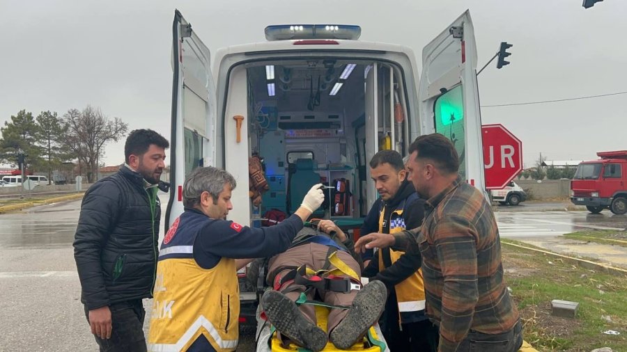 Takla Atıp Hurdaya Dönen Otomobilden Hafif Sıyrıklarla Kurtuldu