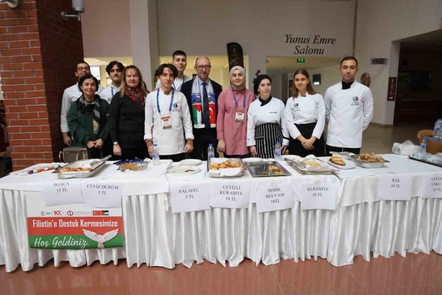 Anadolu Üniversitesinden Filistinli Öğrencilere Ve Ailelerine Destek