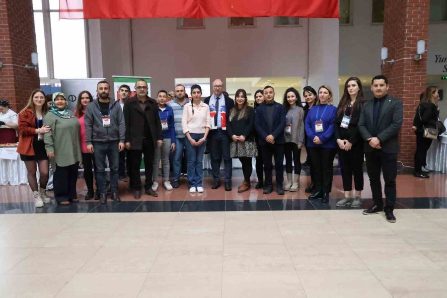 Anadolu Üniversitesinden Filistinli Öğrencilere Ve Ailelerine Destek