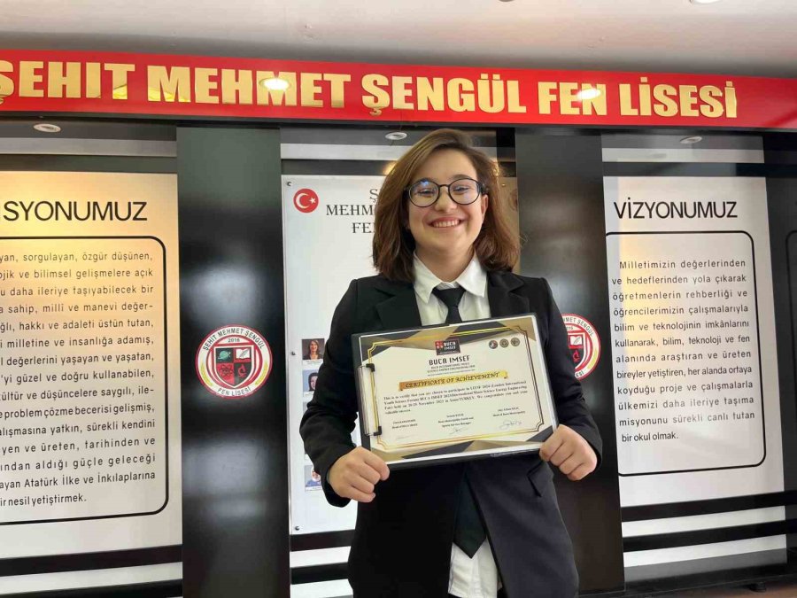 Eskişehirli Öğrenciler Sığırkuyruğu Bitkisi İle Kanserli Hücreyi İyileştirdi