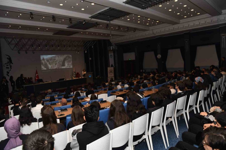 Misafir Öğrencilere Kayseri Tanıtıldı