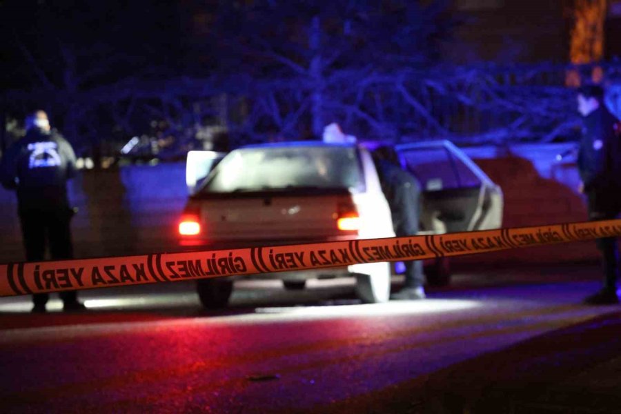 Emanet Araçla Giderken Silahlı Saldırıya Uğradı