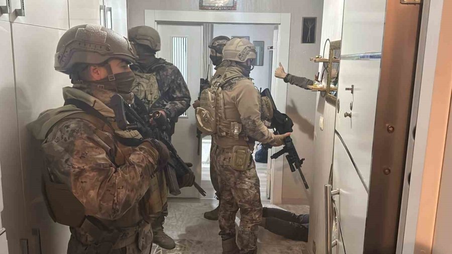 Mersin’de Tefeci Operasyonu: 8 Gözaltı