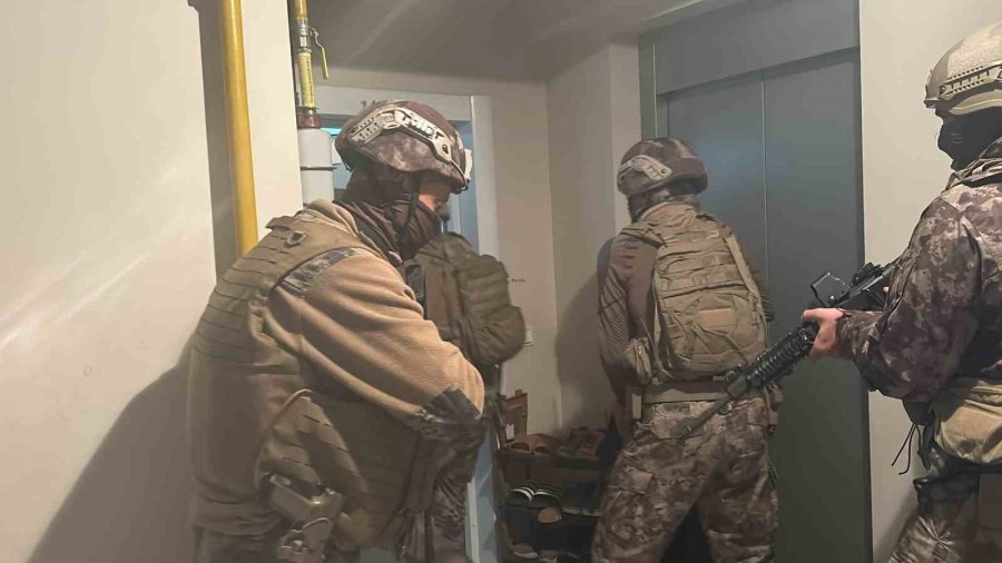 Mersin’de Tefeci Operasyonu: 8 Gözaltı