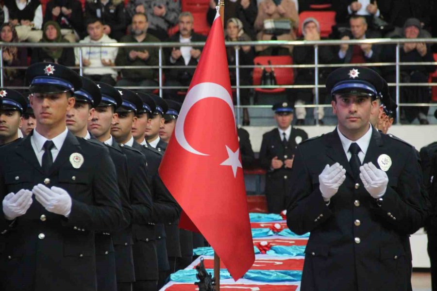 Karaman Pomem’de 373 Polis Adayı Mezun Oldu