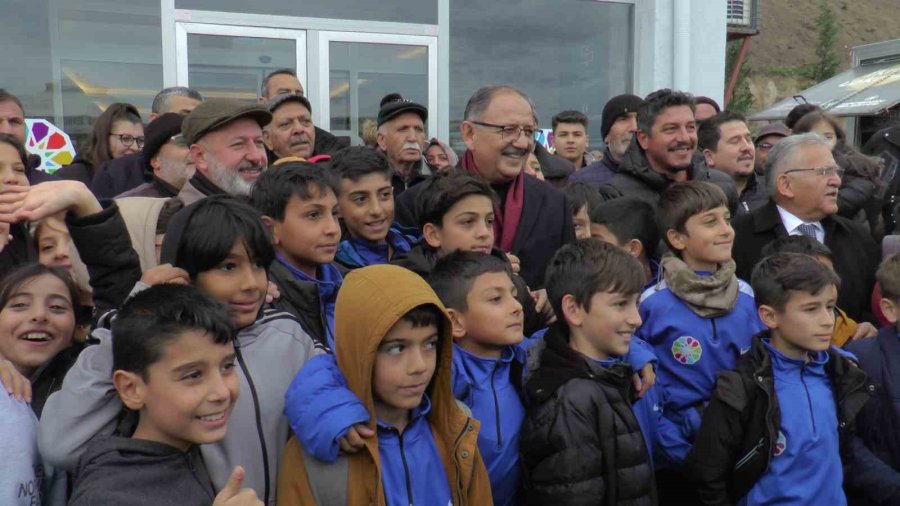 Başkan Çolakbayrakdar, “insanların Mutlu Yaşayabileceği Bir Kocasinan İnşa Ediyoruz”