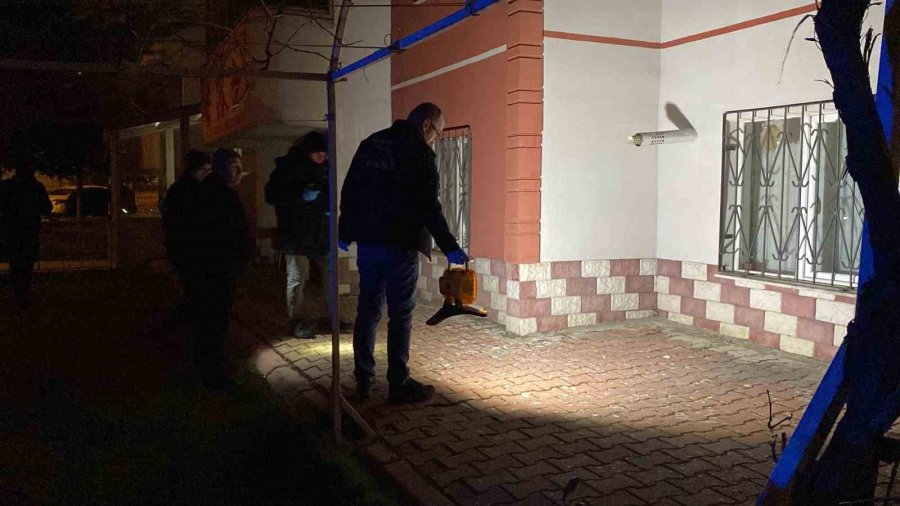 9. Kattan Düşen 17 Yaşındaki Kız Hayatını Kaybetti