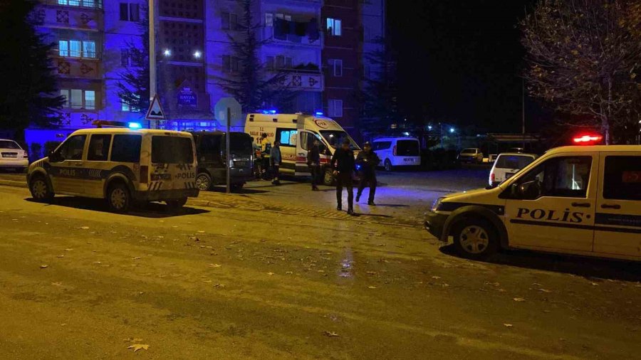 9. Kattan Düşen 17 Yaşındaki Kız Hayatını Kaybetti