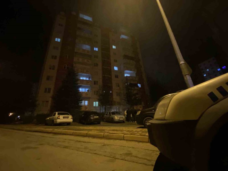 9. Kattan Düşen 17 Yaşındaki Kız Hayatını Kaybetti