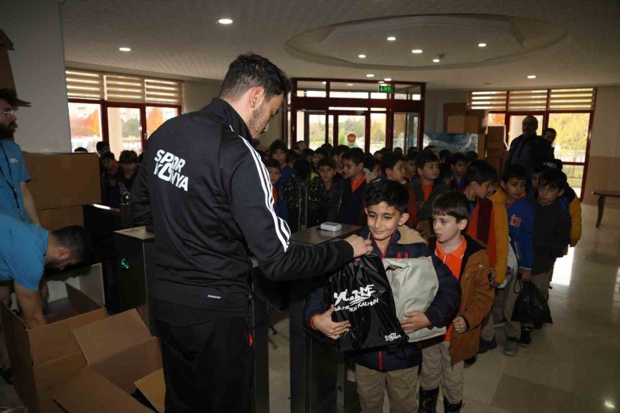 Başkan Altay: Yüzme Bilmeyen Kalmasın Projemizle Çocuklarımız Yüzme Becerilerini Geliştiriyor"
