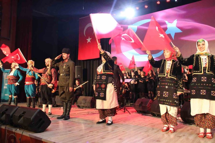 Kadın Sesleri Thm Topluluğundan "kahramanlık Türküleri" Konseri